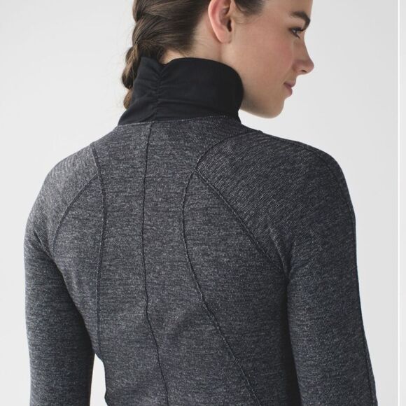 Lululemon Runderful 1/2 Zip - Picture 5 of 13